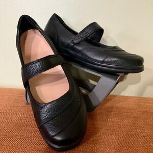 NWOT Apex Black Leather Mary Jane Comfort Flats Hook & Loop Strap Shoes 9.5 Wide